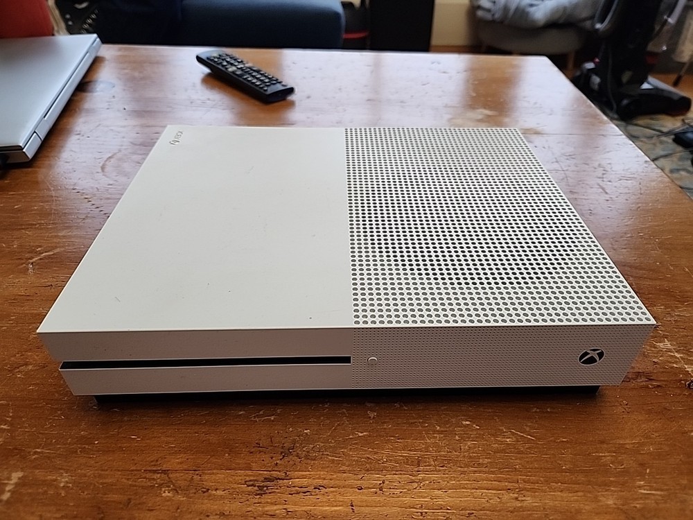 Xbox One S w/ Controller (No Wires)