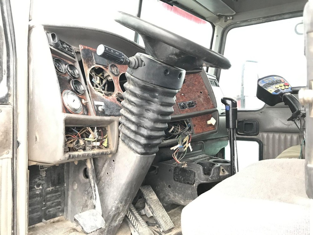 2002-2006 Kenworth W900B Steering Column - Used
