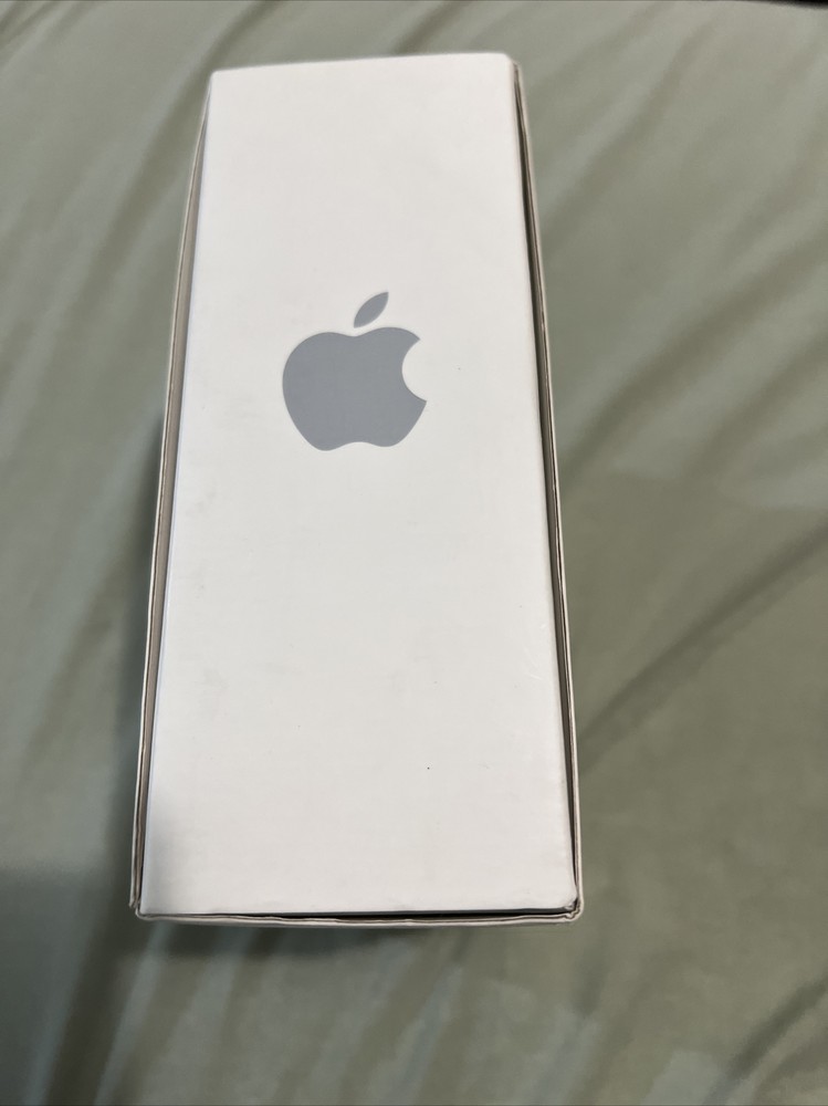 Apple Router (MD031LLA)