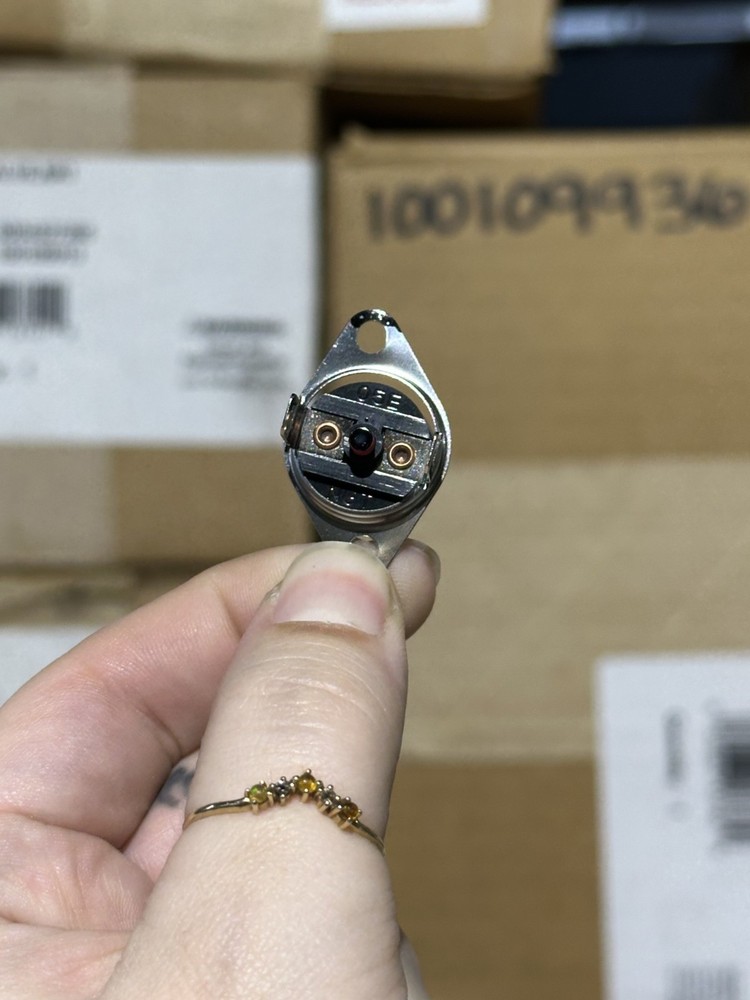 100074280 | 319143-095 | EKN34 | A.O. Smith High Limit Switch - Tankless