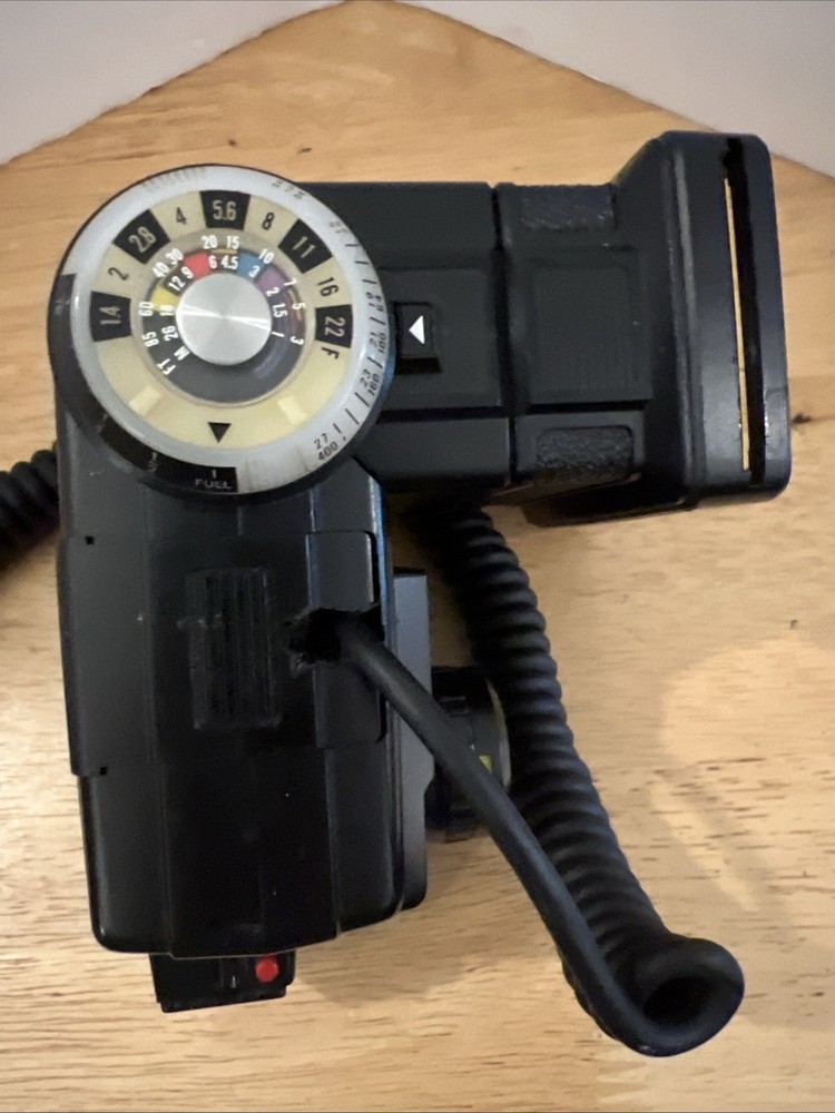 Vintage Vivitar Zoom Thyristor 285 Flash - Powers On - Untested