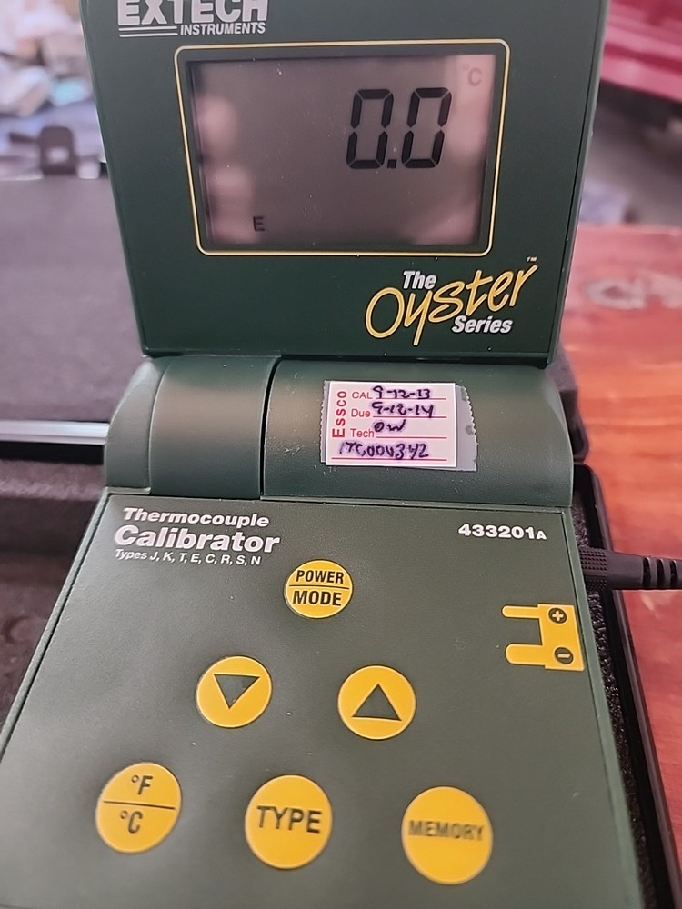 EXTECH Instruments The Oyster 433201A Microprocessor Thermocouple Calibrator
