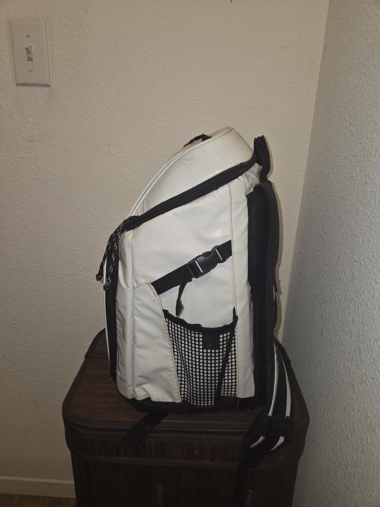 Ballistics Igloo Marine 32 Can Cooler Backpack
