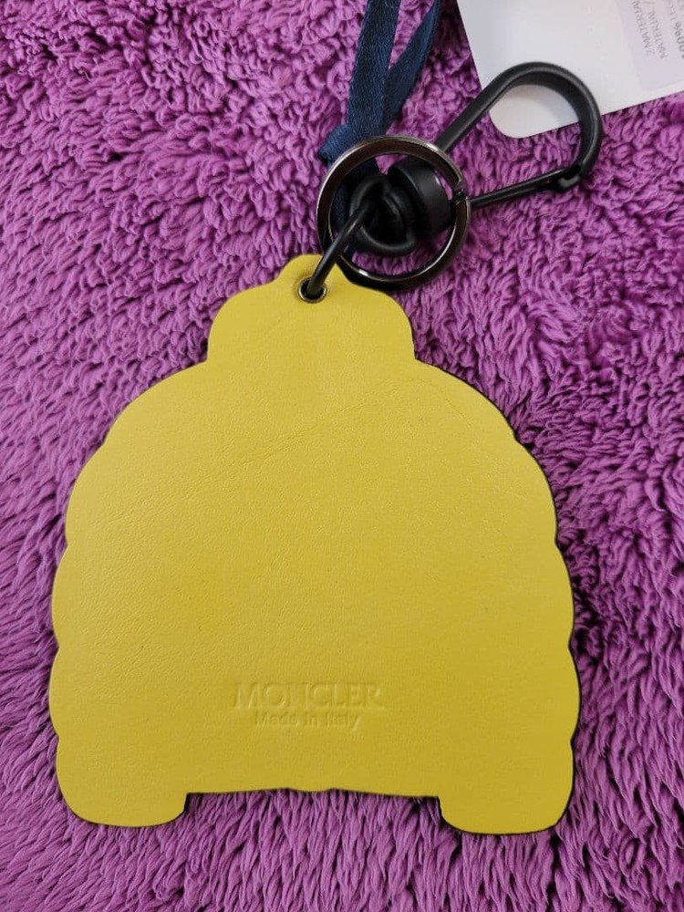 ️MONCLER Down jacket type keychain