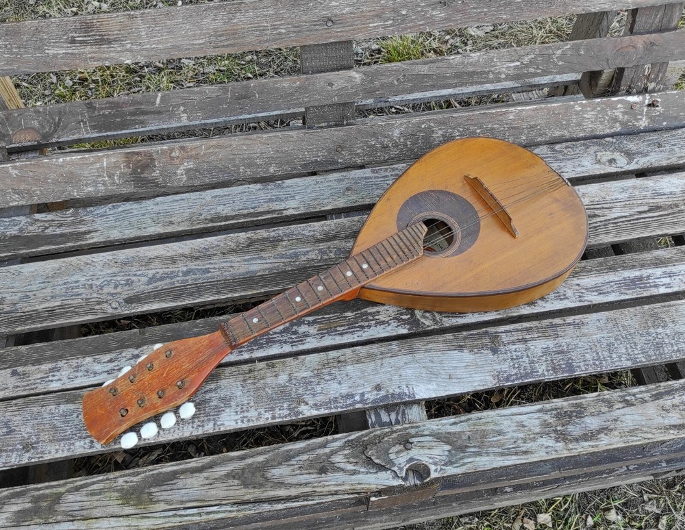 Vintage Mandalina 8 strings / national stringed instrument