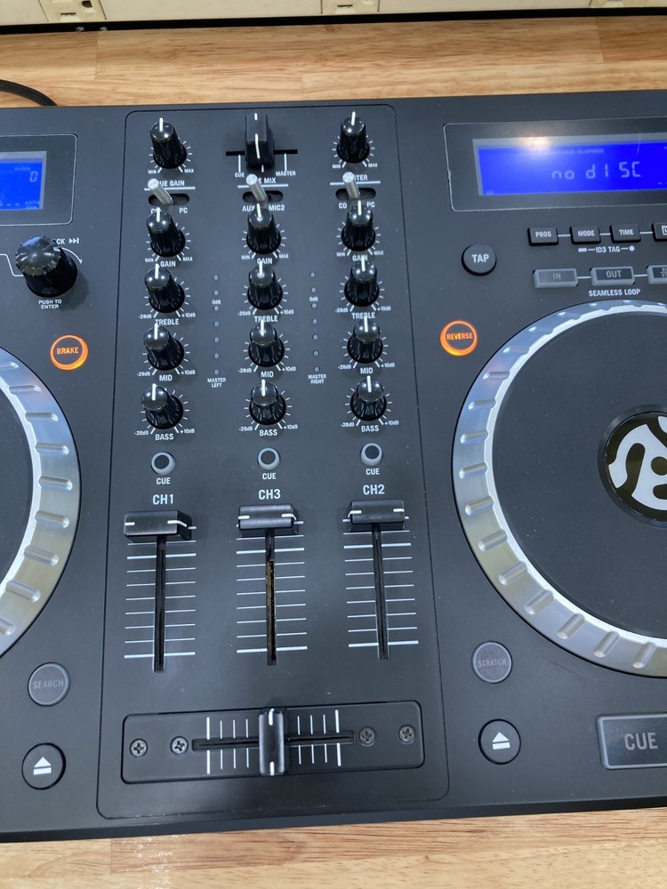 Numark Mixdeck Express Double Deck DJ Controller Built-in Mixer USB Effects