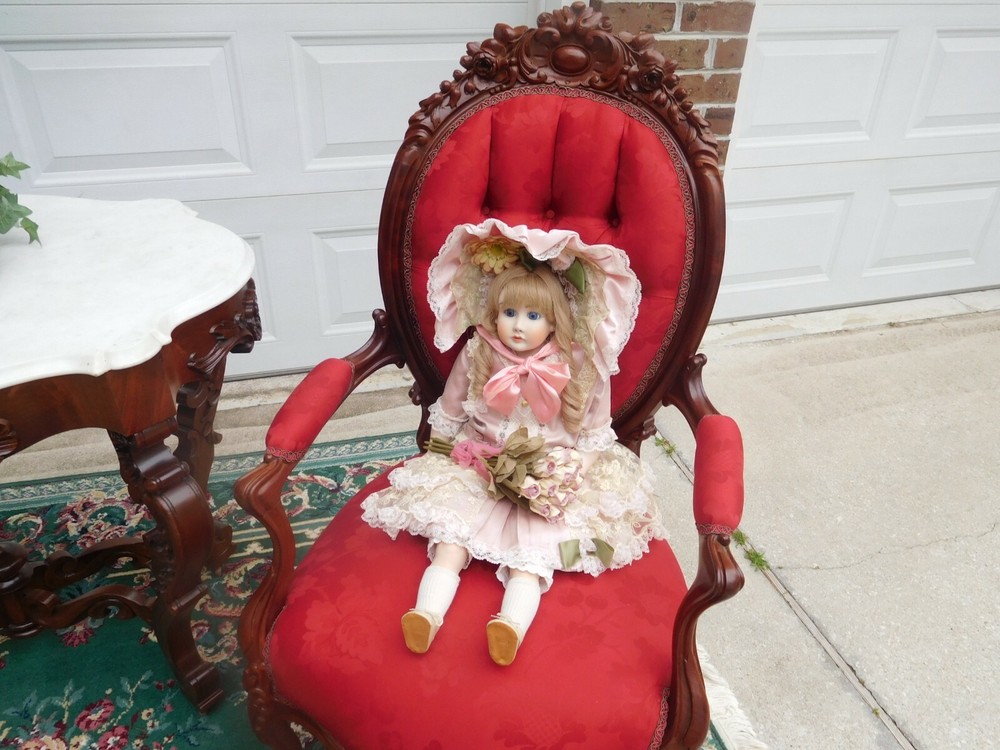 FANCY VICTORIAN PRUDENT MALLARD TABLE & CHAIRS