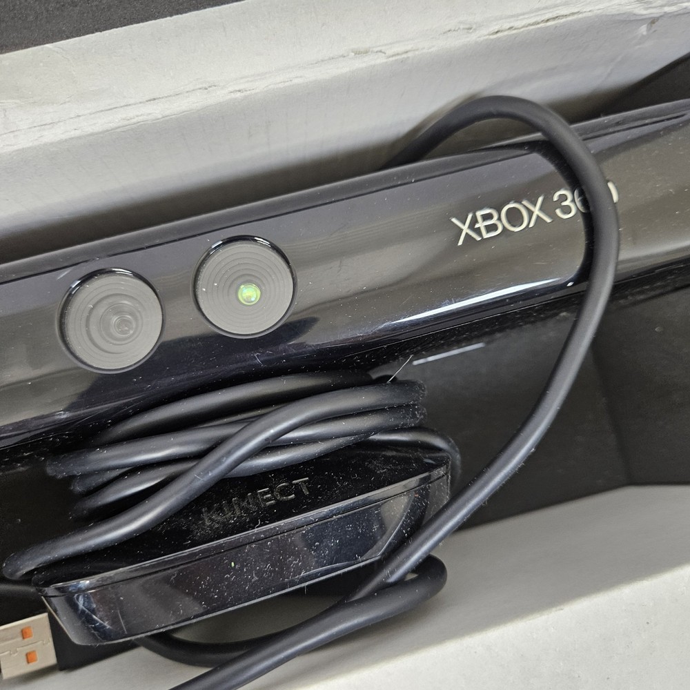 Microsoft Xbox 360 Kinect Connect Black Sensor Bar In Original Box W/ Game