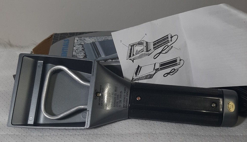 ELECTRIC WINDSHIELD SCRAPER Star case. Tested.
