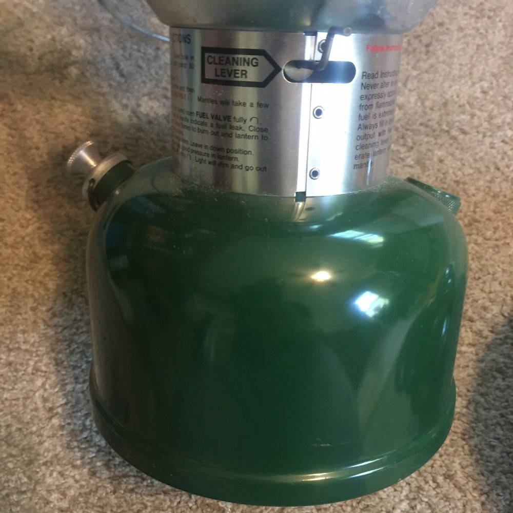 Coleman Lantern 2 Mantle Model 220k195 NICE! w/Box Excellent Condition!