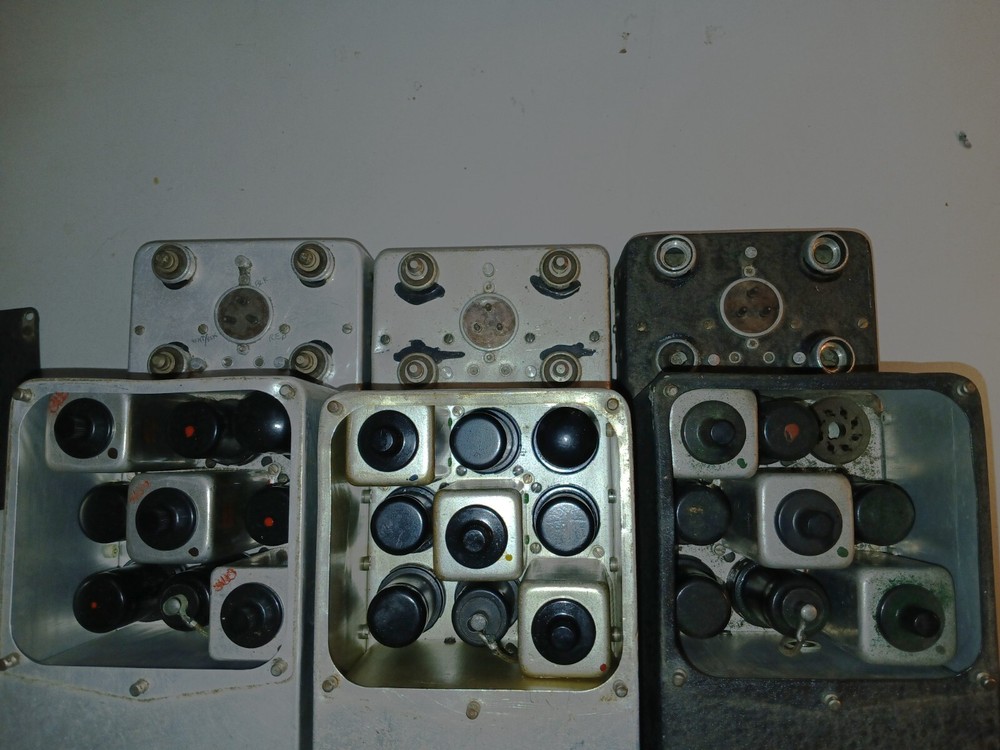 WW-II Command Radio Set - 3 Receivers and 2 Transmitters