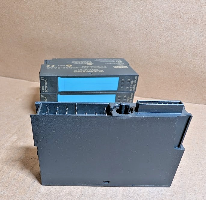 Siemens 6ES7132-4BD32-0AA0 SIMATIC DP 4DO Digital Output Module, 24VDC, ET200S