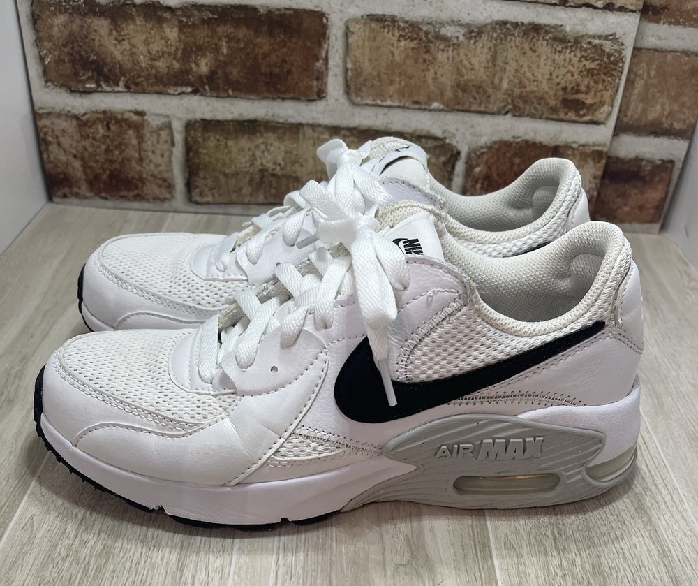 Size 8.5 Nike Air Max Excee White