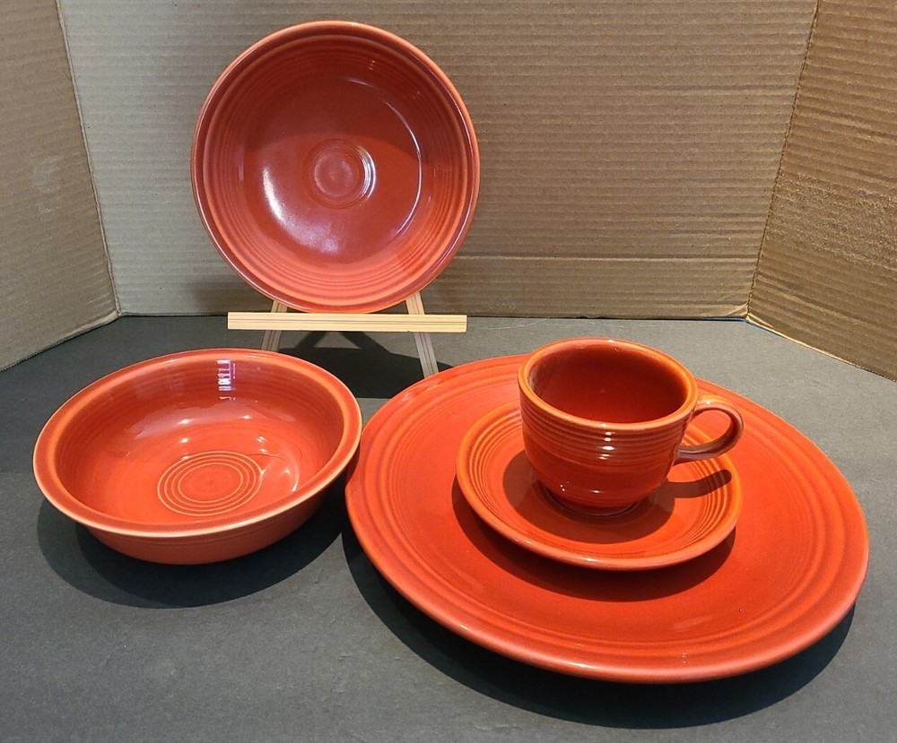 Fiestaware~Paprika 830 334~ 5 Place Setting~ Retired Color
