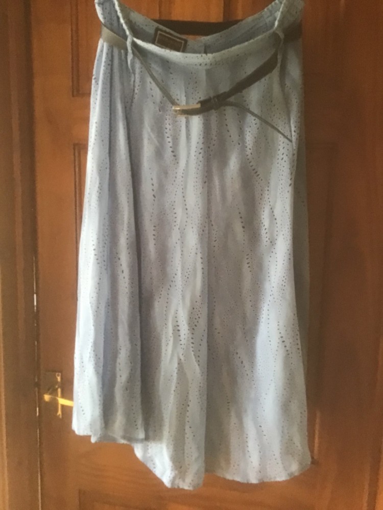 STUNNING. STRAVEN Skirt/blouse Size 18