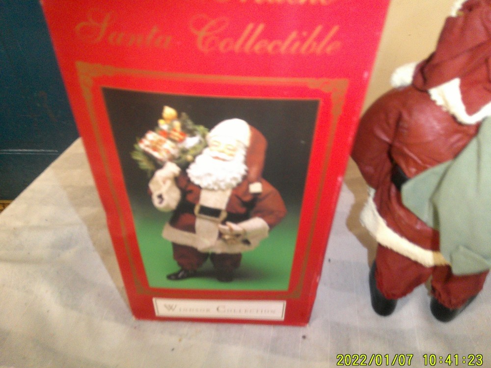 WINDSOR FABRIC MACHE SANTA COLLECTABLE