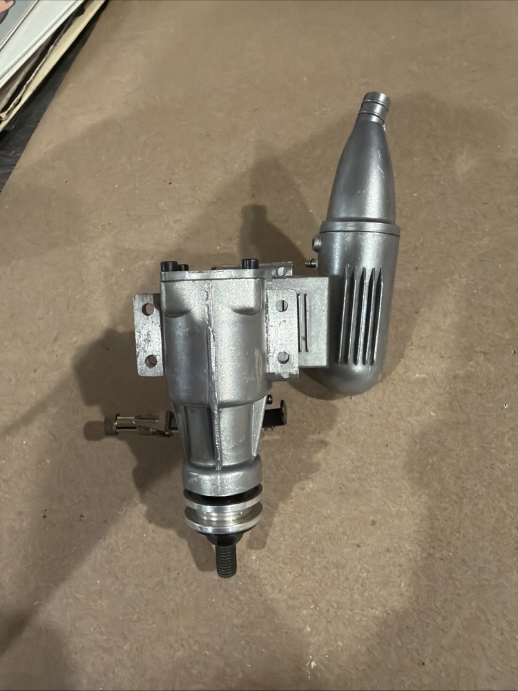 BRAT 28 RC ENGINE WITH MUFFLER