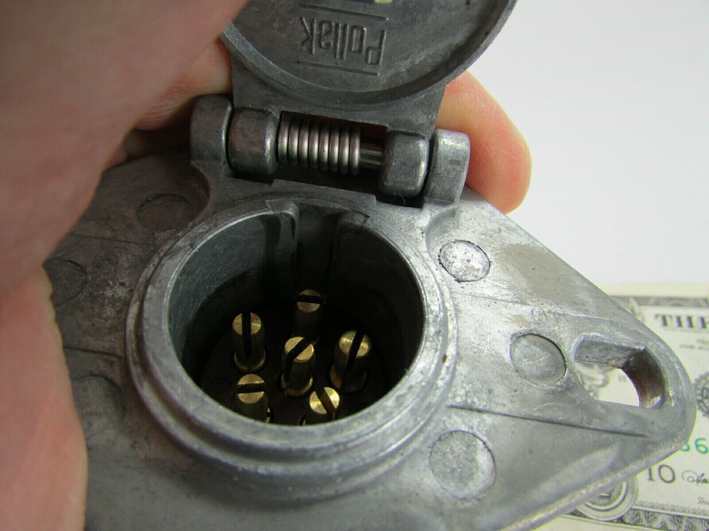 Pollak 6-Way Round Trailer Receptacles, Spring Covered Solid Cast Zinc Circular