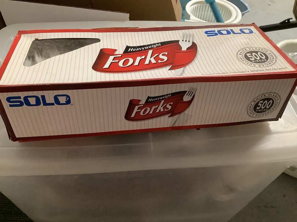 Solo 475 Plastic Heavyweight Strong Forks White Open Box
