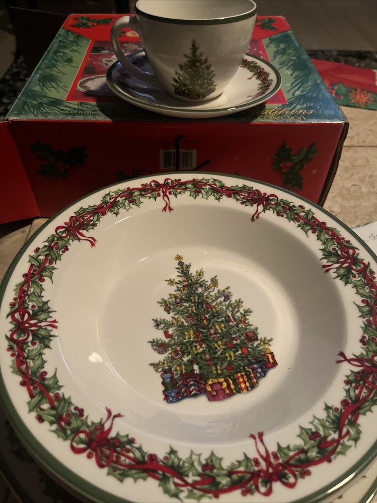 Christopher Radko holiday celebrations dinnerware 7 Piece set earthenware