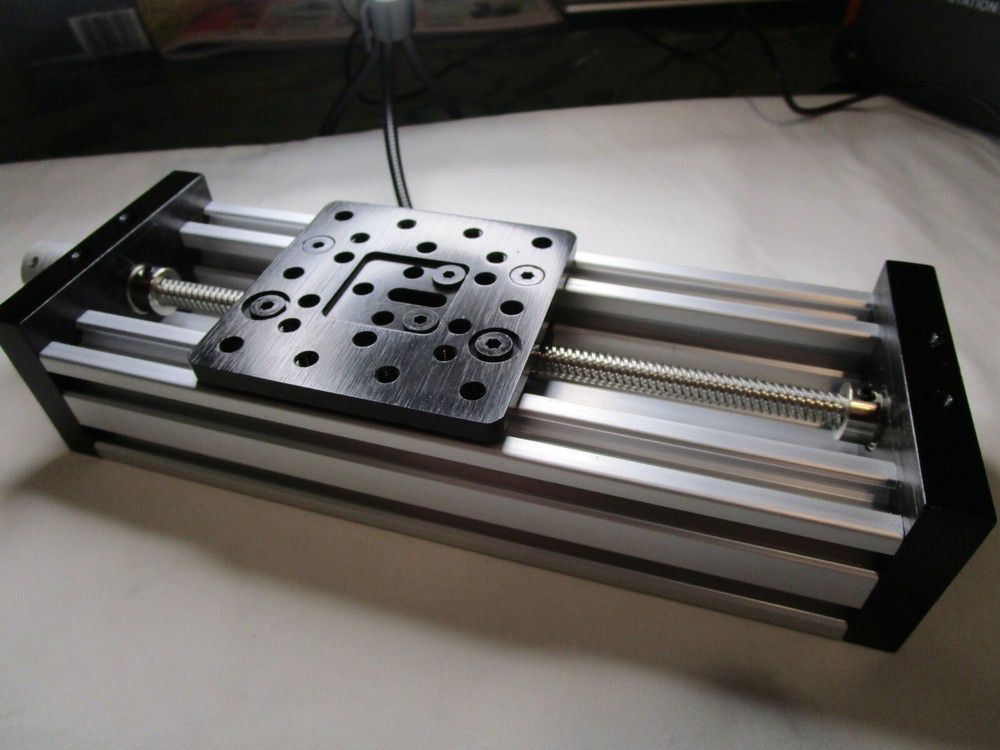 Manual Cross Sliding Table - 200mm travel