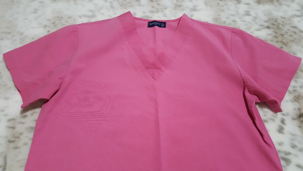Dagacci Scrub top size XS pink color
