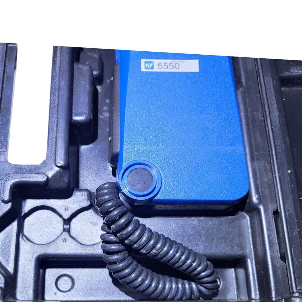 TIF 5550 Automatic Halogen Leak Detector with Case Tested On/Off