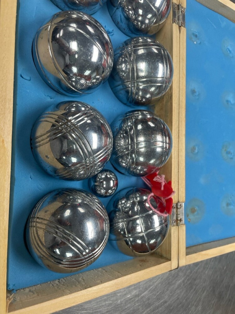 USED BOCCE BALL SET (QUC020443)