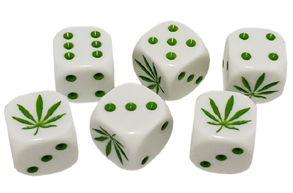 (6) Marijuana Leaf Design Dice + PU Leather Dice Cup Red Felt Lined Compartment