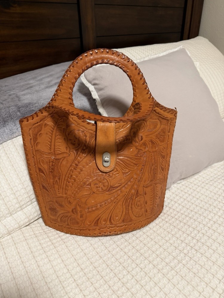 Hand Tooled Leather Purse: Vintage