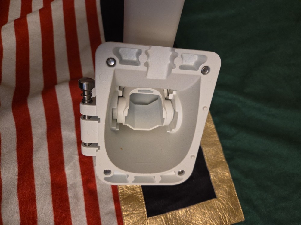 Vivotek - Am-21e - Wall Mount Bracket Quick Lock Install