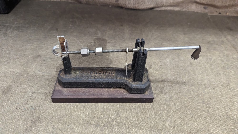 Vintage Pacific powder scale for parts, not complete
