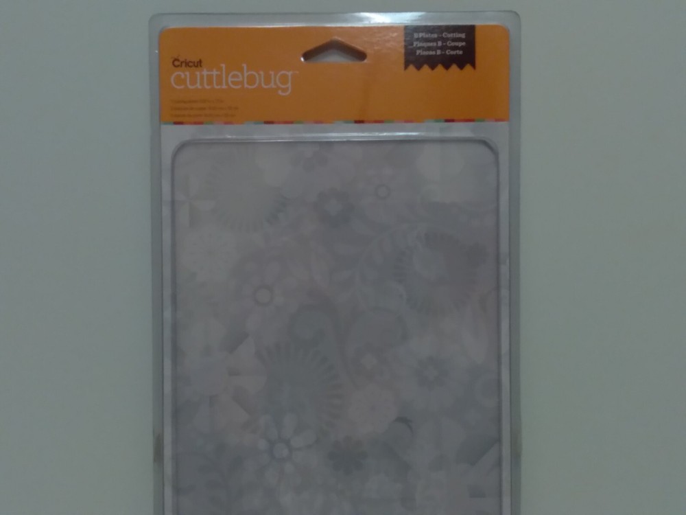 Cricut Cuttlebug - New - 2 Cutting Plates - B Plates - 5.87 " x 13 "