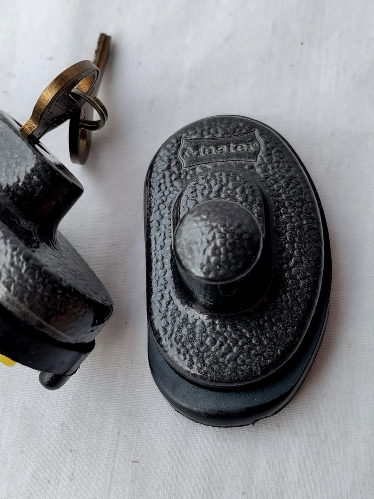 Vintage Master Lock Co. Trigger Locks-P250 "2 keys"