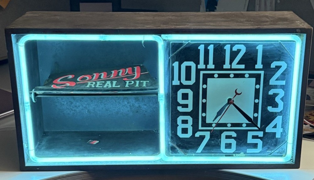 VINTAGE ACTION AD ADVERTISING NEON CLOCK WORKS