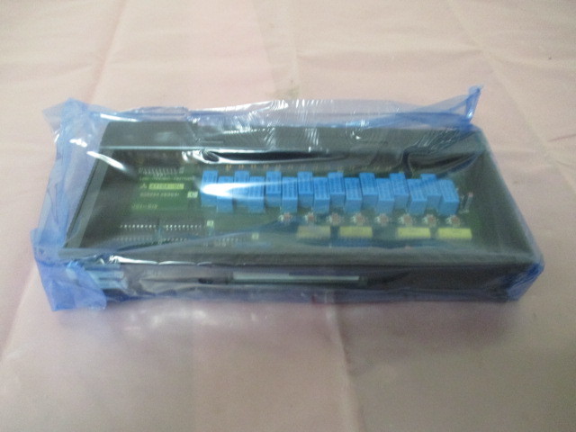 Mitsubishi AY10-UL PLC, Output Module, MELSEC, Programmable Controller, 413170