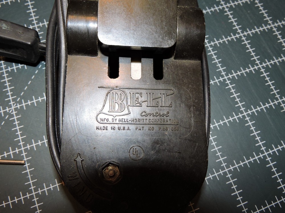 VINTAGE BELL MINI PORTABLE SEWING MACHINE 1950's. Serviced