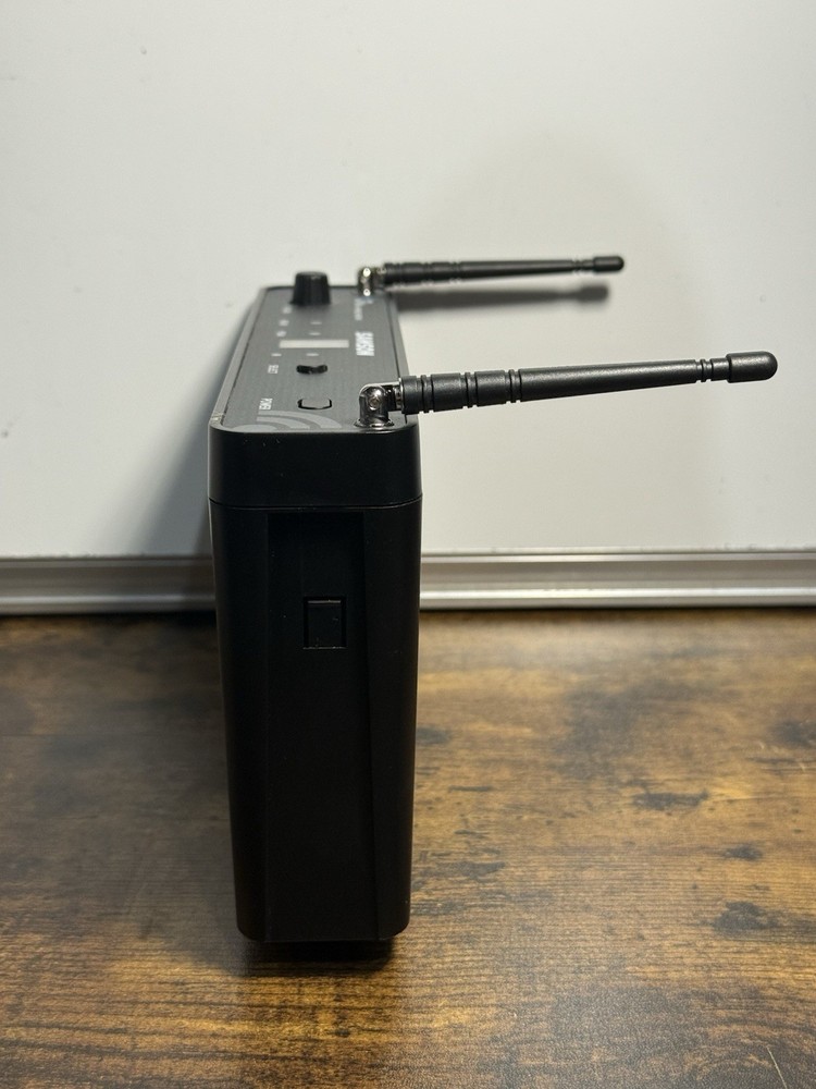 Samson CR88 Wireless Receiver w/samson cb88 transmitter & headset - Works Great!