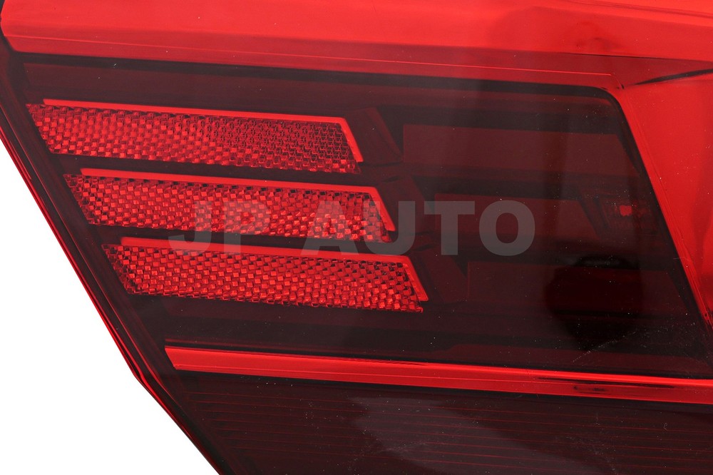 For 2018-2020 Volkswagen Atlas Halogen Taillight Driver Left Side