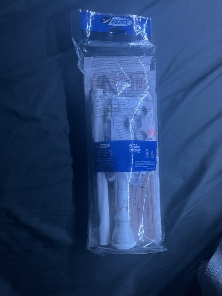 Estes Asteroid Hunter Flying Model Rocket Kit level 5 Expert