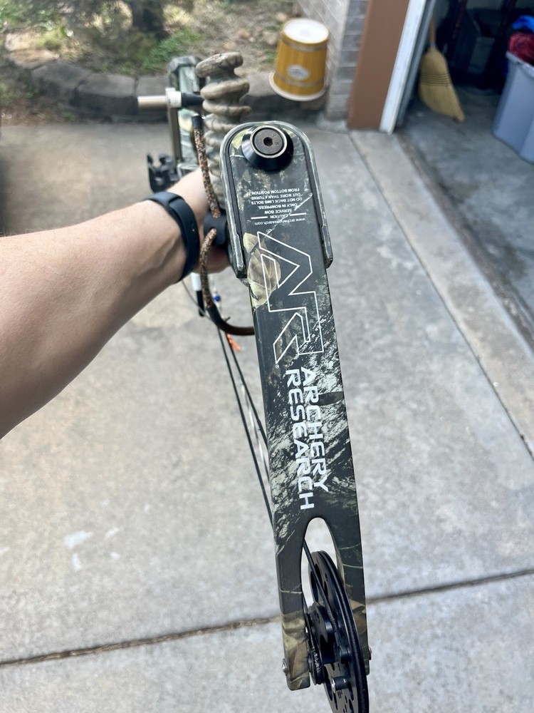 Archery Research (AR34) Compound Bow