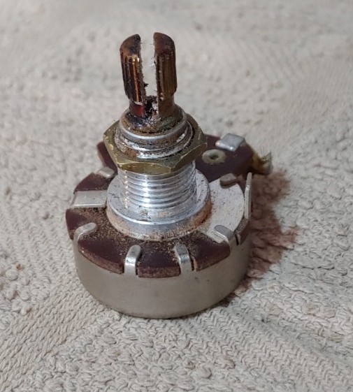 Original 1955 Model 11993 STACKPOLE Potentiometer READS 0.556m Split Shaft