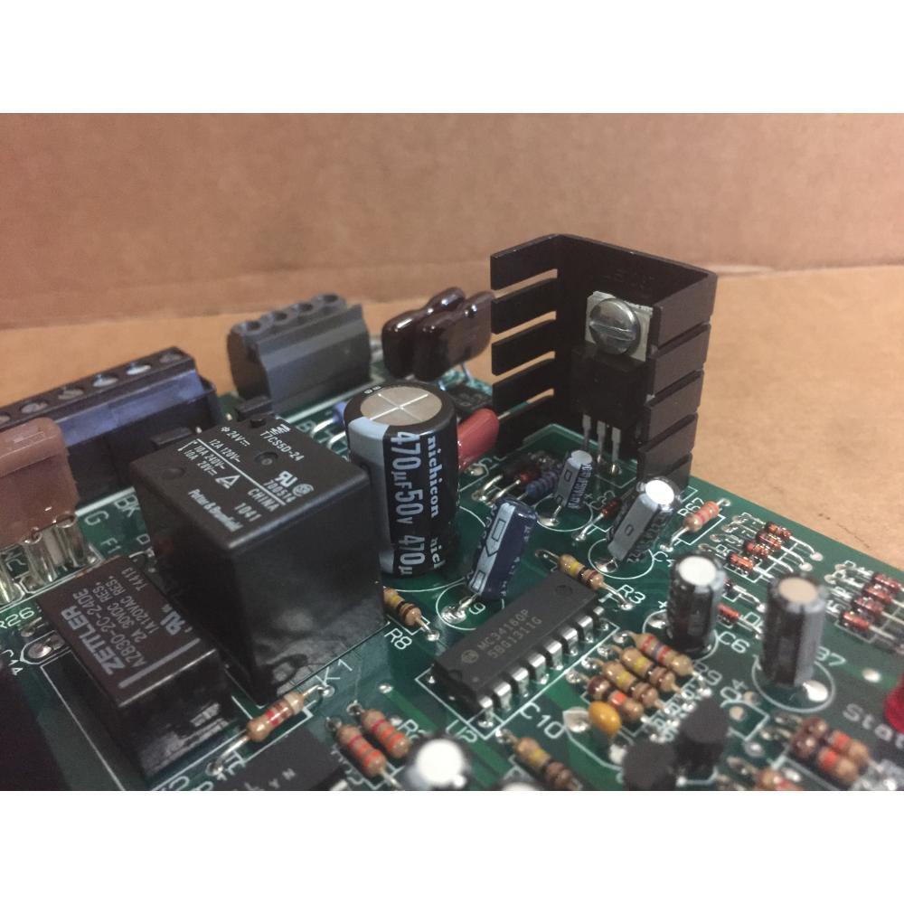 AMERICAN STANDARD BRD02136 SYSTEM CONTROLLER INTEGRATED ZONE SYSTEM BOARD