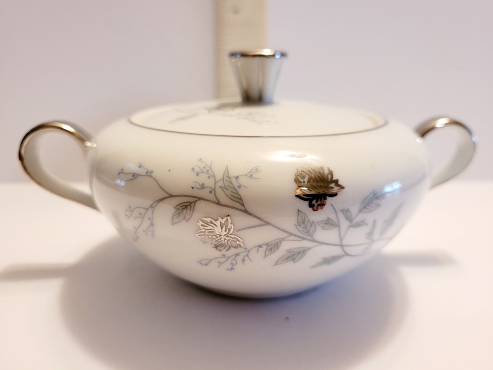 Arlen Fine China 8 Piece Set