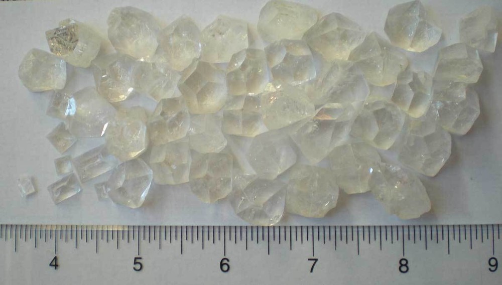 Apophyllite - 36 Tiny Points r954c