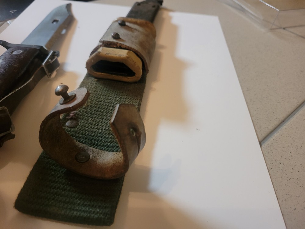 Romanian Bakelite Wirecutter Bayonet & Scabbard Type l Complete