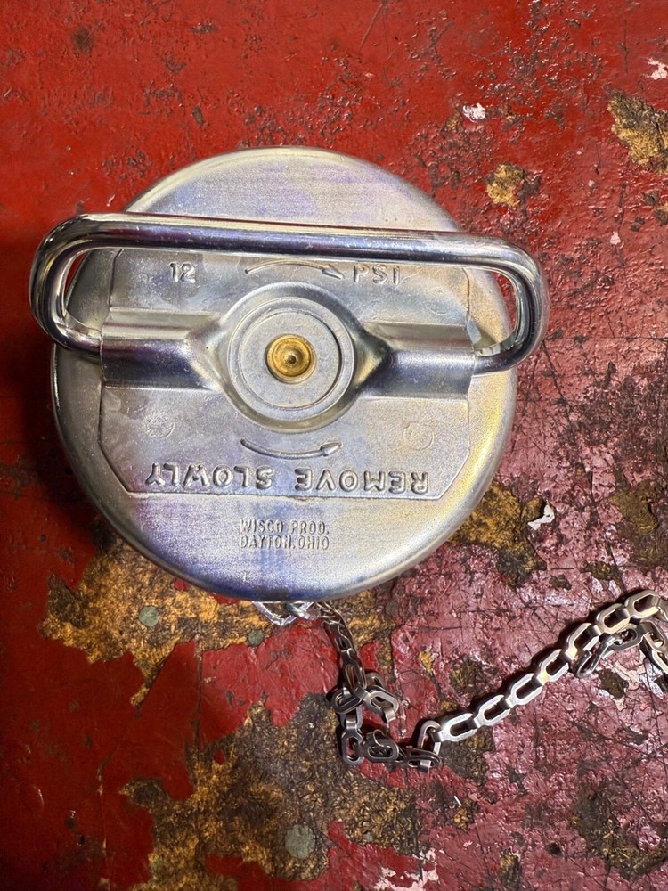 Aqua Hot/Hydro Hot PLX-403-000  Large 4 inch Radiator cap with Bail