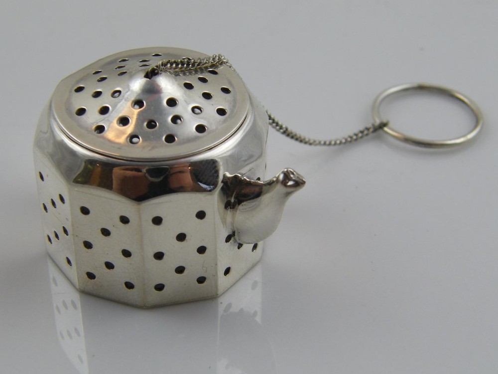 MINIATURE STERLING SILVER TEA POT STRAINER