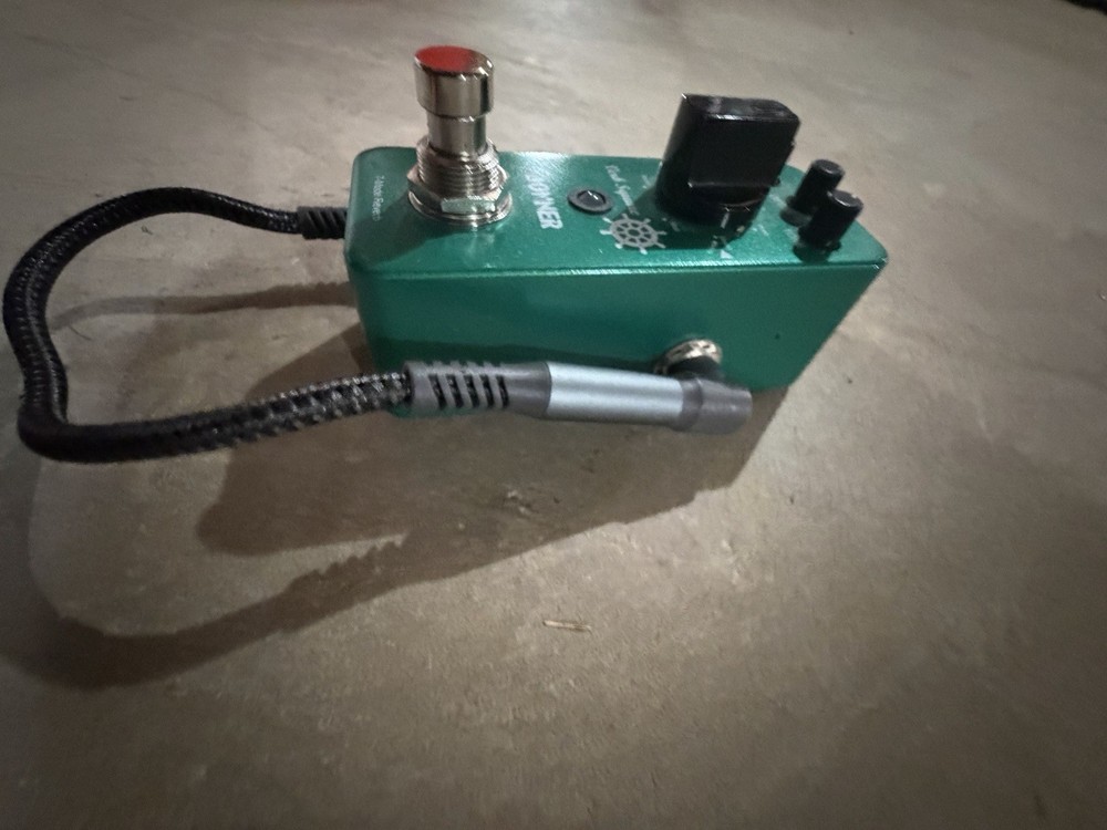 Donner reverb pedal