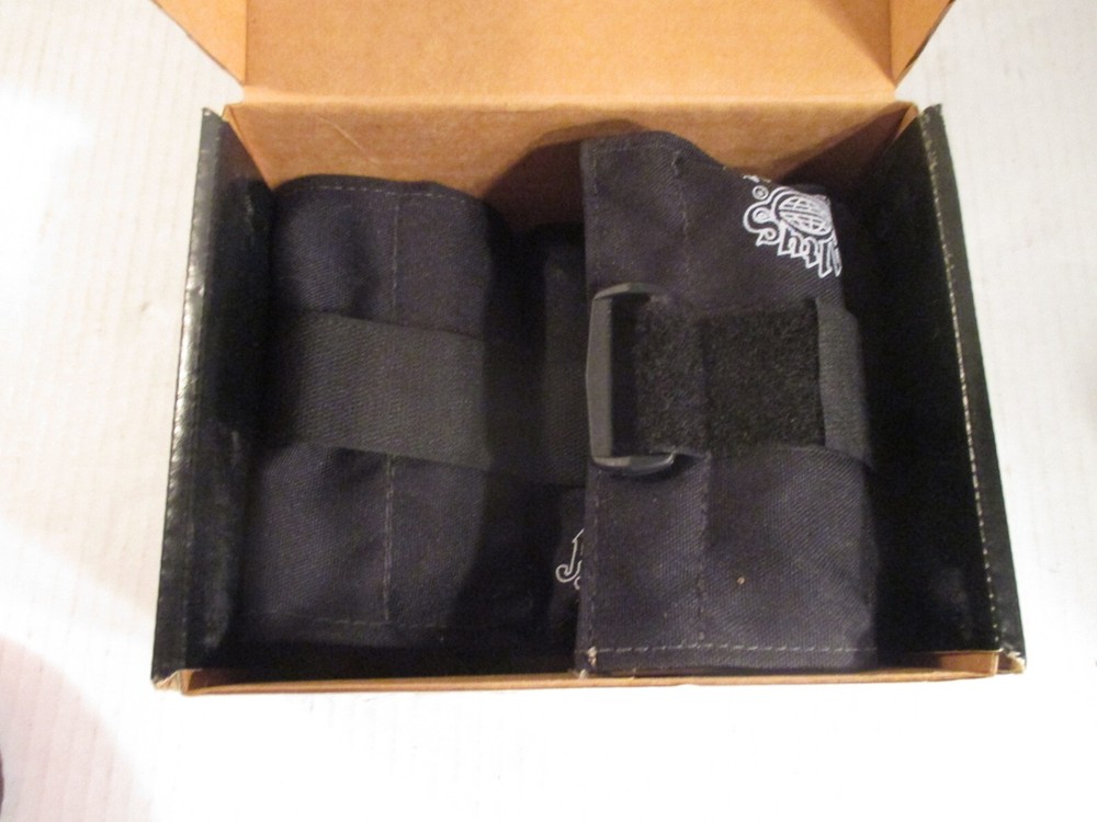 The Altus Attitude Weights - Adjustable 1-5 Pound Ankle & Wrist Weights + OG Box